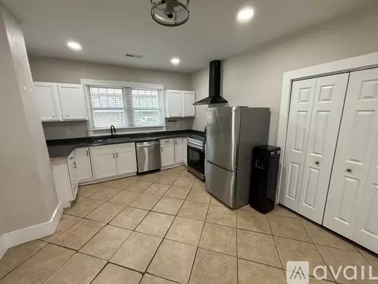 402 W Mobile St Apartment for rent in Florence, AL 402 W Mobile St Apartment for rent in Florence, AL