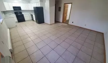 4 of 14 1322 5th Ave Unit 8 S Apartment for rent in La Crosse, WI