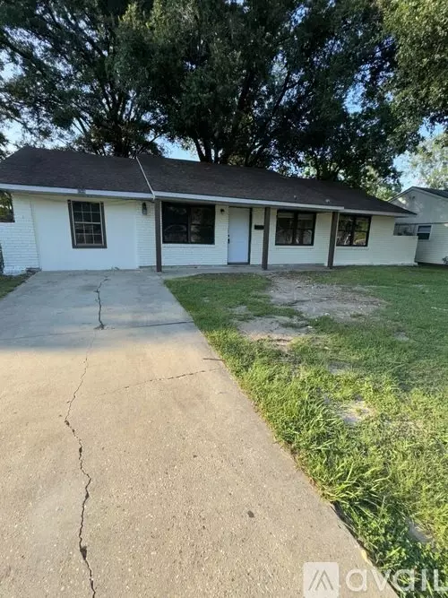 6749 Perimeter Dr House for rent in Baton Rouge, LA