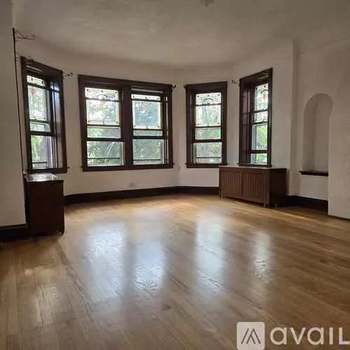 6115 N Meade Ave Unit 2 Apartment for rent in Chicago, IL