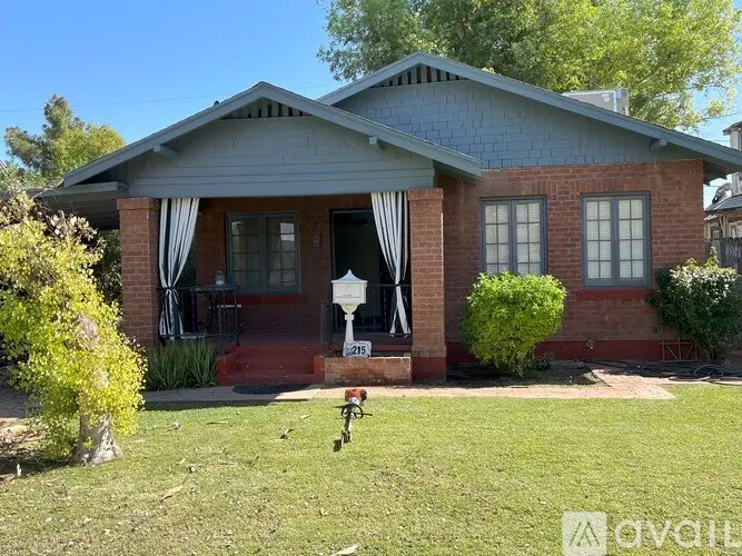 2215 N 11 Th St House for rent in Phoenix, AZ