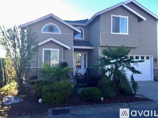 915 SW 122nd St Unit Room Apartment for rent in Seattle, WA