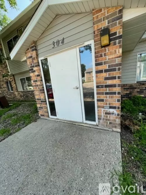 304 6th St Unit 2 SW Apartment for rent in Madelia, MN