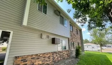 2 of 25 304 6th St Unit 2 SW Apartment for rent in Madelia, MN