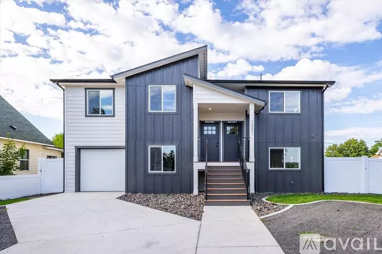 1001 N Napa St Unit B Apartment for rent in Spokane, WA