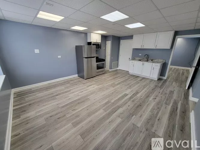 6222 W Addison St, Unit Front Apartment for rent in Chicago, IL