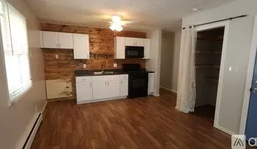4 of 16 510 S Clayton St Unit 3 Apartment for rent in Bloomington, IL