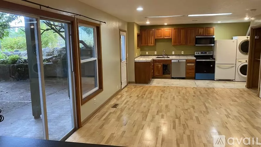 8725 SW Gdn Apartment for rent in Portland, OR