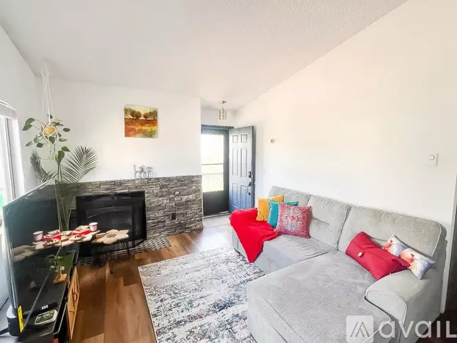 3324 W Kiowa St Unit B Apartment for rent in Colorado Springs, CO