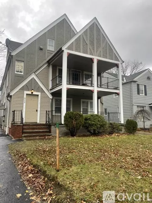 3666 Tolland Rd Unit Shaker Apartment for rent in Shaker Heights, OH