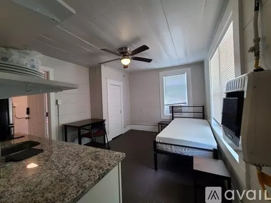 1403 Moore St, Unit 6 Apartment for rent in Commerce, TX