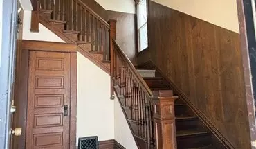 4 of 25 72 W 17th St Unit Upper Apartment for rent in Holland, MI