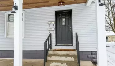 3 of 25 72 W 17th St Unit Upper Apartment for rent in Holland, MI