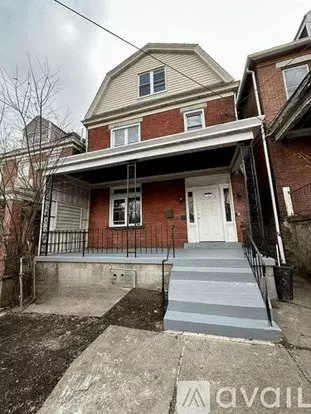5404 Black St Apartment for rent in Pittsburgh, PA