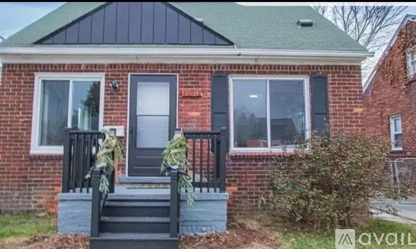 20912 Universal Ave House for rent in Eastpointe, MI