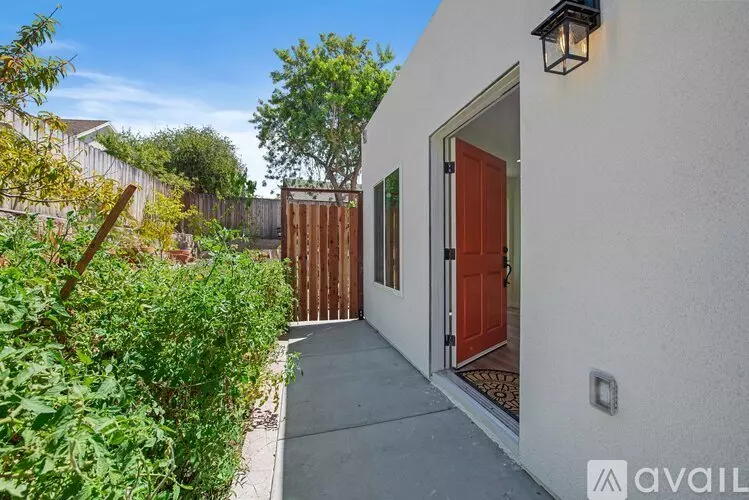 3092 Saddleback Ct Unit B Apartment for rent in Thousand Oaks, CA