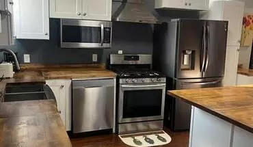 5 of 16 533 Leon St Unit 1 Apartment for rent in Indianapolis, IN