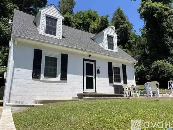 513 Valley Rd Apartment for rent in Charlottesville, VA