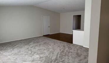 904 E Sunnycrest Dr Apartment for rent in Urbana, IL