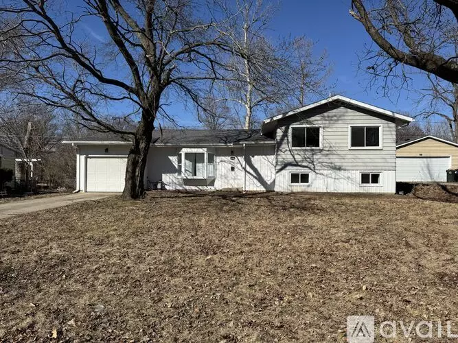 904 E Sunnycrest Dr House for rent in Urbana, IL