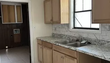 5 of 8 3015 W Kaufman St House for rent in Paris, TX