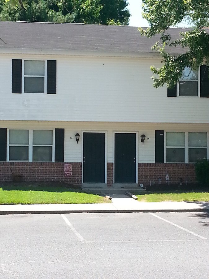 The Meadows Apartments 508 Hylawn Ave Farmville, VA