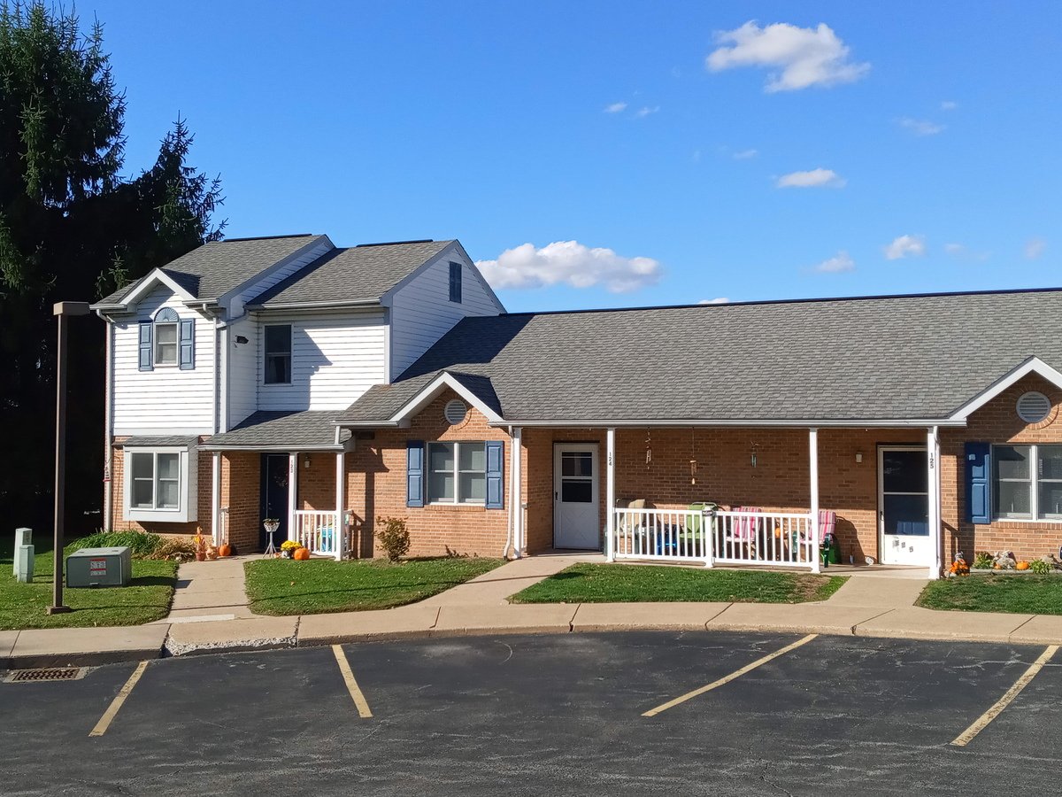 Woodside Apartments 100 Woodside Drive Grove City, PA