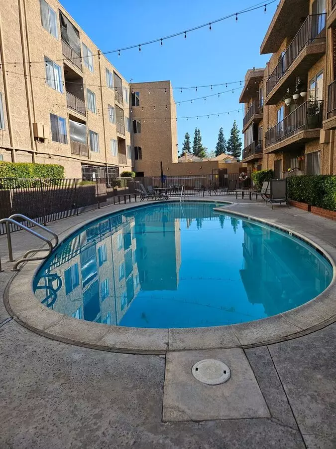 The Benezra Family Limited Partnership 2 Lp Apartment for rent in Reseda, CA