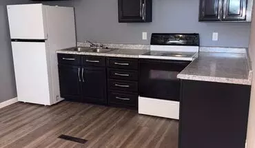 3 of 17 917 W Walnut Apartment for rent in Bloomfield, IA