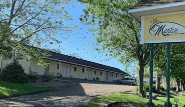 2 of 17 917 W Walnut Apartment for rent in Bloomfield, IA
