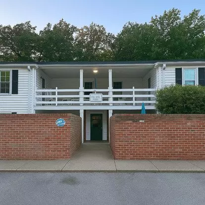 13 Charleston Sq Apartment for rent in Euclid, OH